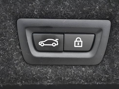 Used 2019 BMW 540i xDrive w/ Convenience Package AWD/4WD image 16