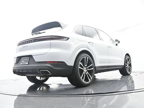 Certified 2024 Porsche Cayenne AWD/4WD image 49