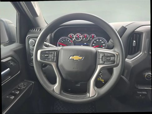 Used 2021 Chevrolet Silverado 1500 Custom w/ Safety Confidence Package AWD/4WD image 13
