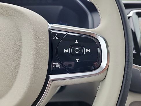 New 2024 Volvo XC90 T8 Ultimate w/ Protection Package Premier image 23