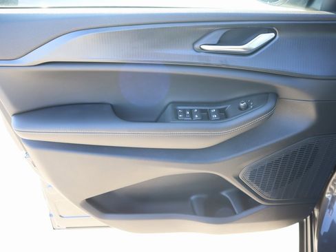 New 2025 Jeep Grand Cherokee L Laredo w/ Luxury Tech Group I image 16