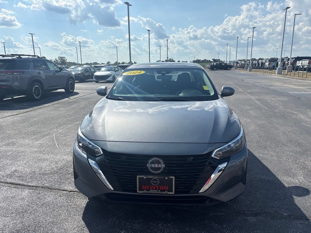 Used 2024 Nissan Sentra SV FWD image 14