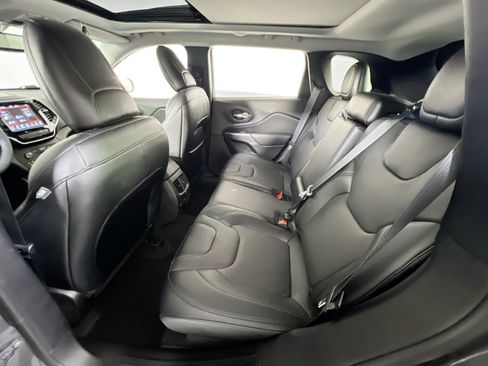 Used 2022 Jeep Cherokee Limited w/ Mopar Interior Package image 24