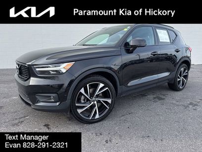 Used 2021 Volvo XC40 T5 R-Design w/ Advanced Package