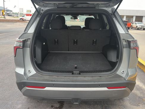 Used 2025 Chevrolet Equinox LT AWD/4WD image 15