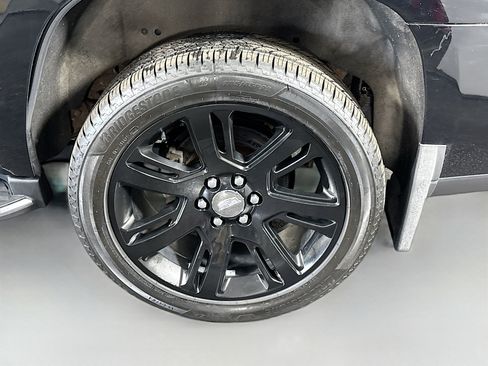 Used 2018 Cadillac Escalade Luxury AWD/4WD image 36