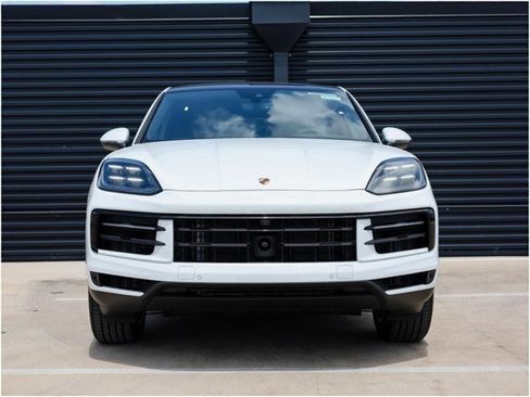 Certified 2025 Porsche Cayenne Coupe AWD/4WD image 10