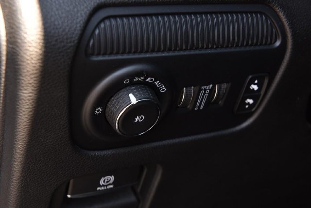 Used 2023 Jeep Wagoneer L Series II AWD/4WD image 13