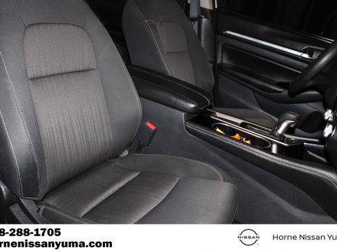 Used 2023 Nissan Altima 2.5 SV FWD image 6