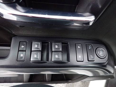 Used 2018 Chevrolet Silverado 1500 LT w/ All Star Edition image 16