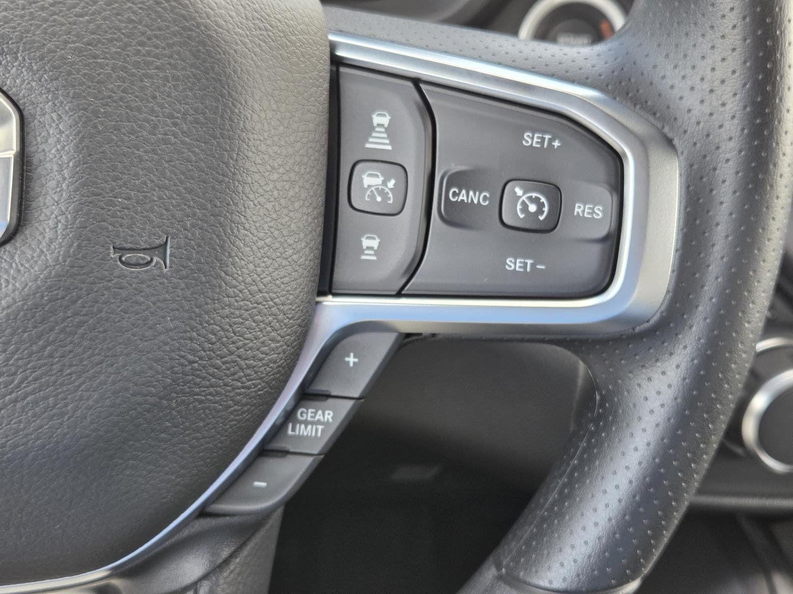 New 2026 RAM 1500 Express AWD/4WD image 17
