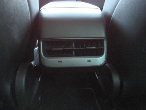 Used 2021 Tesla Model 3 Standard Range Plus image 30
