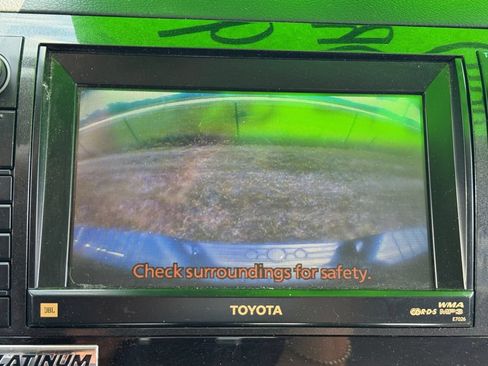 Used 2010 Toyota Tundra Limited AWD/4WD image 22