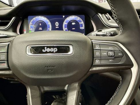 New 2025 Jeep Grand Cherokee L Limited w/ Black Appearance Package image 33