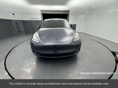 Used 2023 Tesla Model Y Long Range image 9