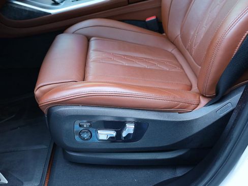 Used 2023 BMW X7 xDrive40i w/ Executive Package image 7