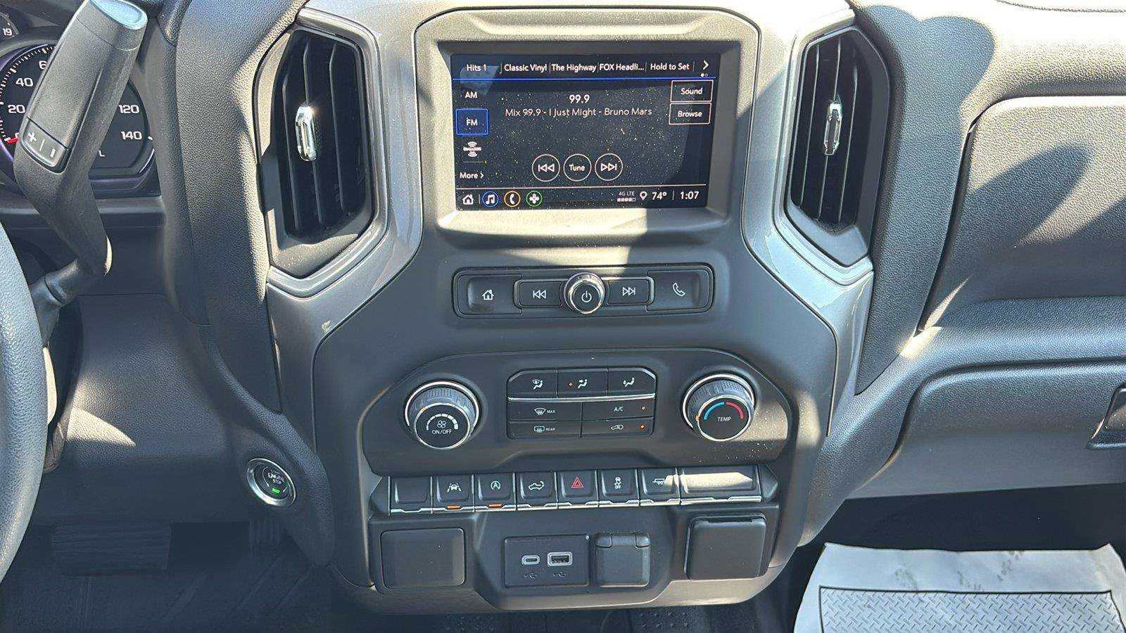 Certified 2024 Chevrolet Silverado 1500 Custom w/ Turbomax Blackout Package RWD image 33