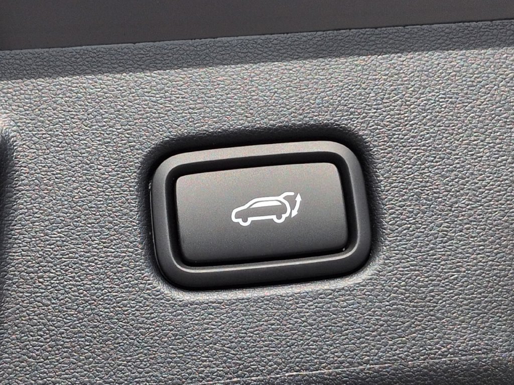 New 2026 Hyundai Tucson Limited FWD image 17