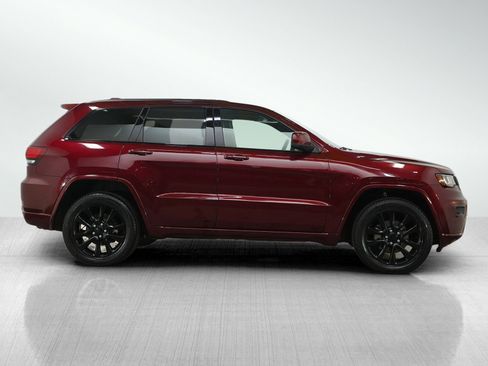 Used 2019 Jeep Grand Cherokee Altitude image 6