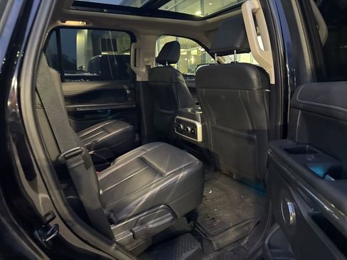 Used 2024 Ford Expedition XLT image 11
