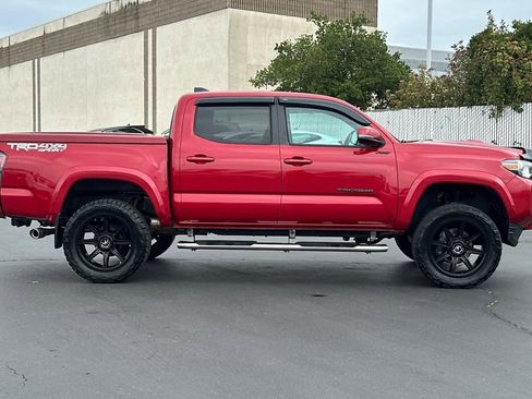 Used 2020 Toyota Tacoma TRD Sport AWD/4WD image 6
