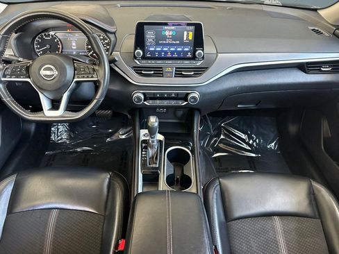 Used 2024 Nissan Altima 2.5 SR FWD image 15