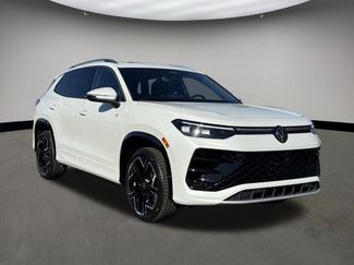 New 2026 Volkswagen Tiguan SEL R-Line video 1