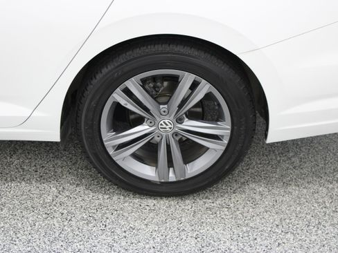 Used 2020 Volkswagen Jetta R-Line w/ R-Line Cold Weather Package FWD image 10