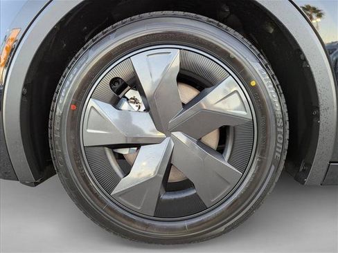 New 2026 Toyota Prius Plug-In Hybrid FWD image 10