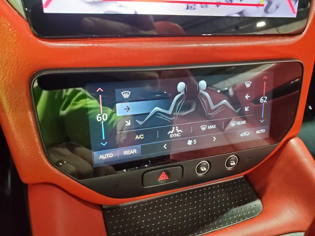 Used 2015 Maserati GranTurismo MC RWD image 30