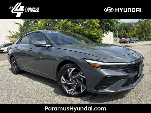 Used 2024 Hyundai Elantra Limited FWD image 1