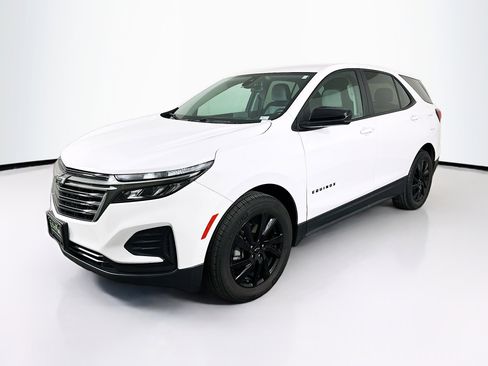 Used 2023 Chevrolet Equinox LS w/ LS Convenience Package image 3