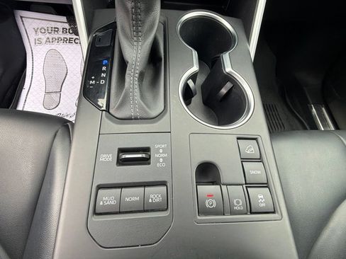 Used 2023 Toyota Highlander XLE AWD/4WD image 26