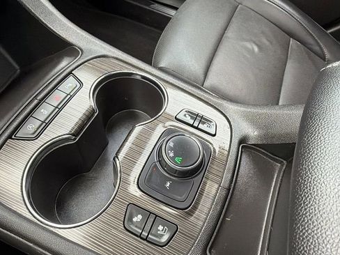 Used 2021 GMC Acadia SLT w/ Preferred Package image 29