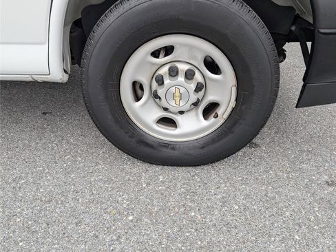 Used 2023 Chevrolet Express 2500 Extended w/ Driver Convenience Package image 9