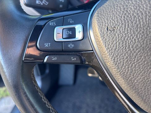 Used 2019 Volkswagen Jetta R-Line image 16