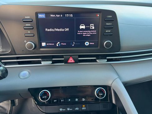 Used 2021 Hyundai Elantra SEL image 22