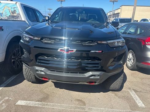 Used 2025 Chevrolet Colorado ZR2 w/ Technology Package AWD/4WD image 1
