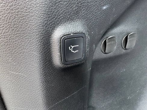 Used 2020 Jeep Cherokee High Altitude AWD/4WD image 31