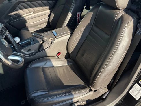 Used 2011 Ford Mustang GT Premium w/ Comfort Pkg RWD image 6