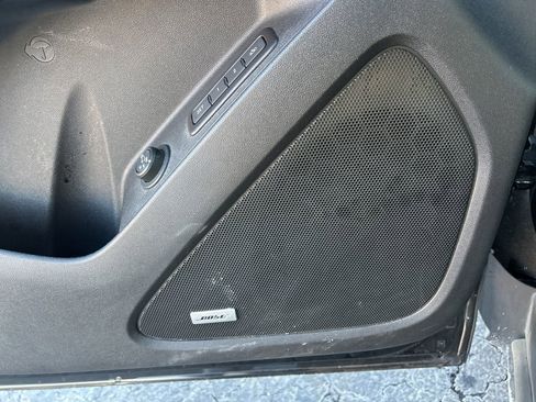 Used 2018 Chevrolet Equinox Premier image 17