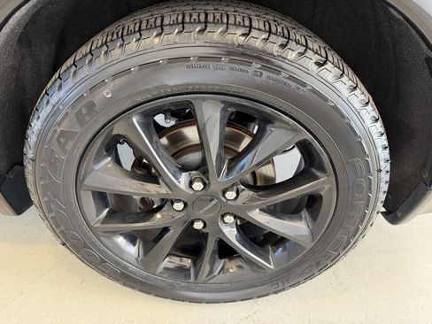 Used 2018 Dodge Durango R/T w/ Blacktop Package image 36