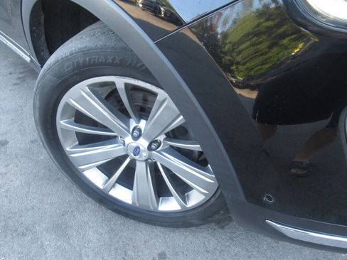 Used 2018 Ford Explorer Limited w/ Equipment Group 301A image 4