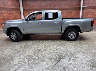 Used 2023 Toyota Tacoma SR video 2