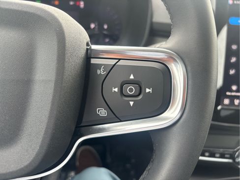 Used 2024 Volvo XC40 B5 Ultimate w/ Protection Package Premier AWD/4WD image 19