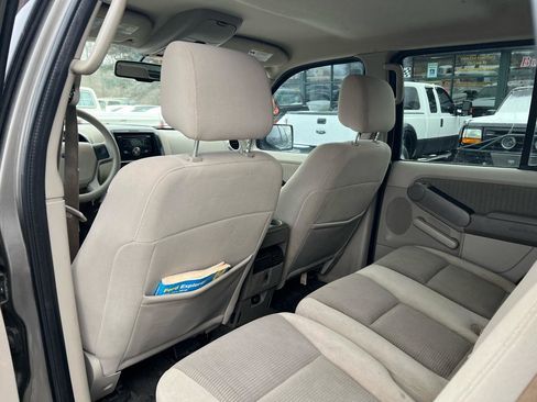 Used 2007 Ford Explorer Sport Trac XLT AWD/4WD image 12