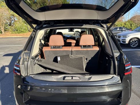 Used 2023 BMW X7 xDrive40i w/ Premium Package image 28