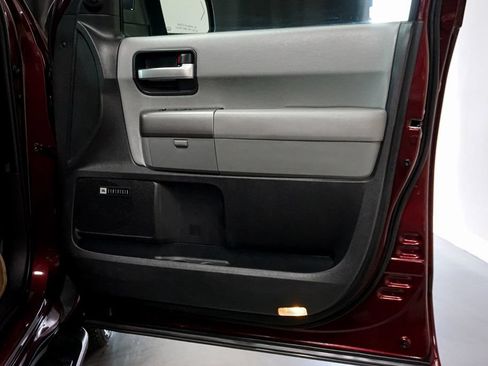 Used 2010 Toyota Sequoia Limited AWD/4WD image 48