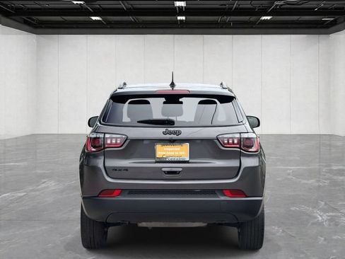 Certified 2023 Jeep Compass Latitude w/ Convenience Group AWD/4WD image 4
