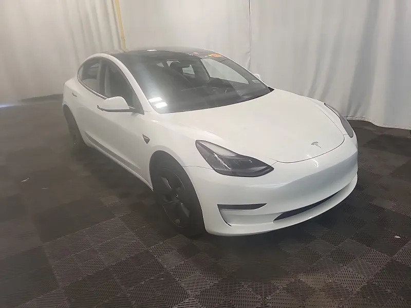 Used 2021 Tesla Model 3 Standard Range Plus RWD image 3
